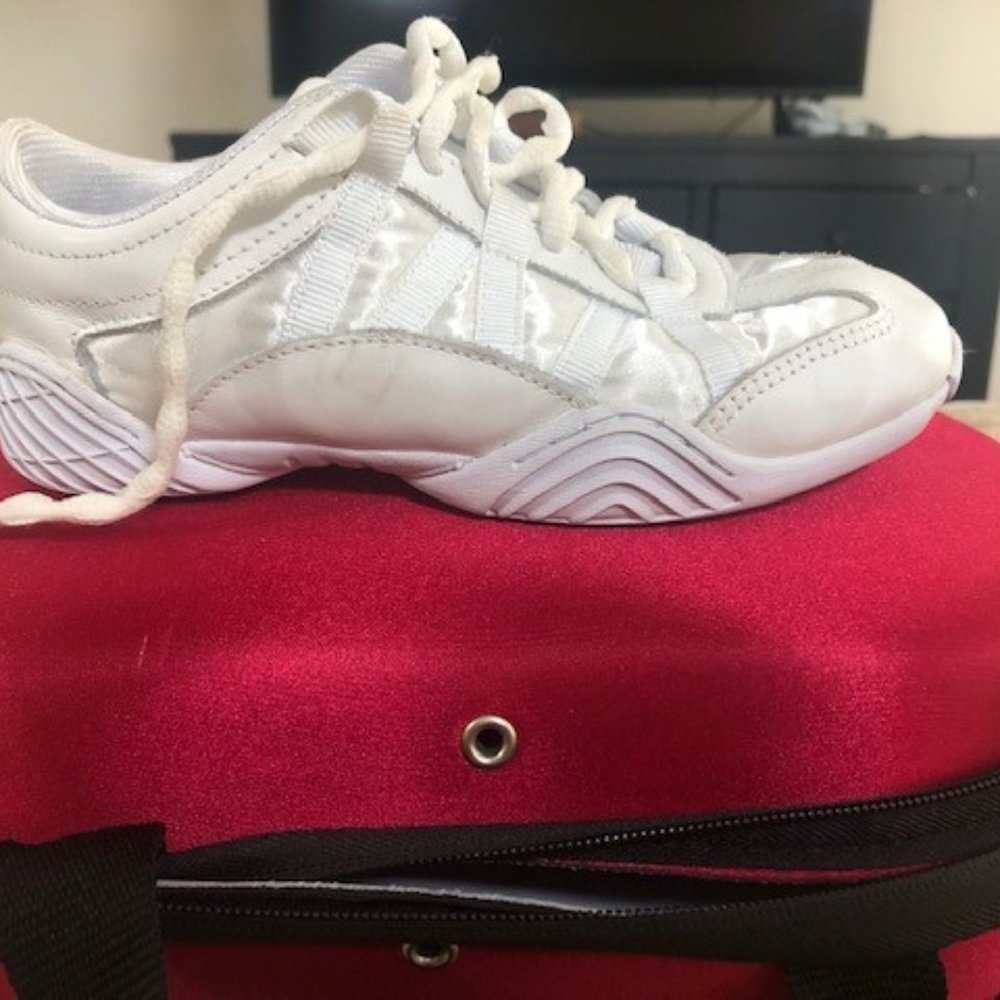 NFINITY EVOLUTION CHEER SHOES Y3